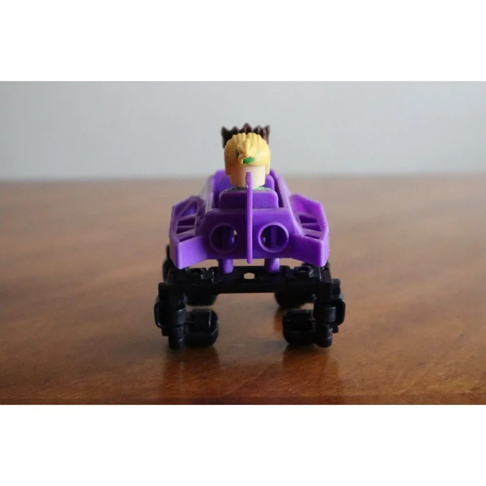 Knex Rippin' Rocket Coaster Replacement Part: K'nex Boy and Girl in Car has wear